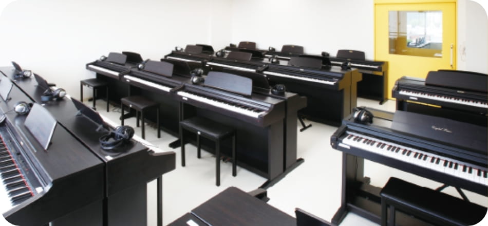 電子ピアノ室